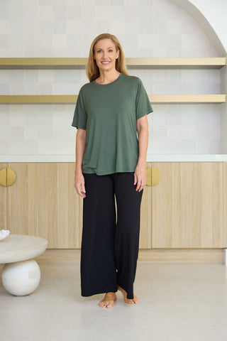 Model wears a S. She is a size 10/12 and is 175cm tall.