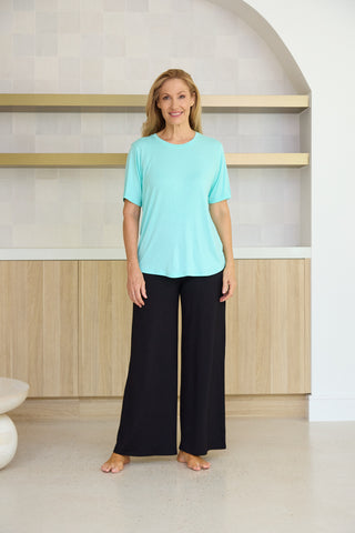 Model wears a S. She is a size 10/12 and is 175cm tall.