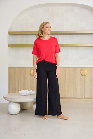 Model wears a S.She is a size 10/12 and is 175cm tall.