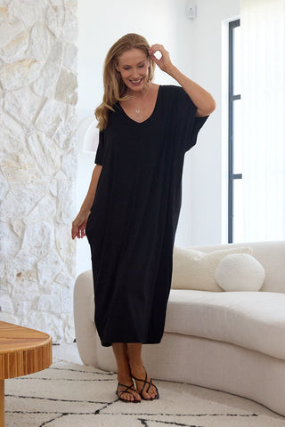 Model wears a S.She is a size 10/12 and is 175cm tall.