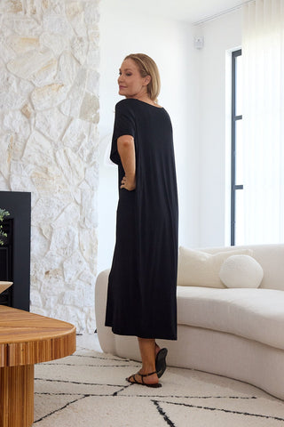 Model wears a S.She is a size 10/12 and is 175cm tall.