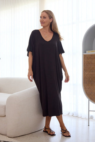 Model wears a S.She is a size 10/12 and is 175cm tall.