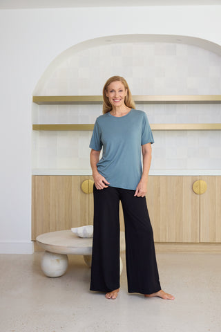 Model wears a S.She is a size 10/12 and is 175cm tall.