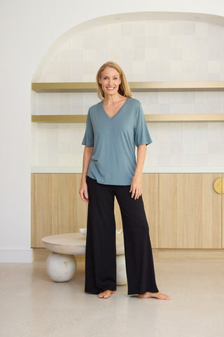 Model wears a S.She is a size 10/12 and is 175cm tall.