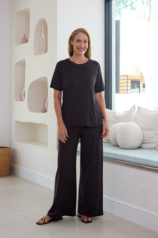 Model wears a S.She is a size 10/12 and is 175cm tall.