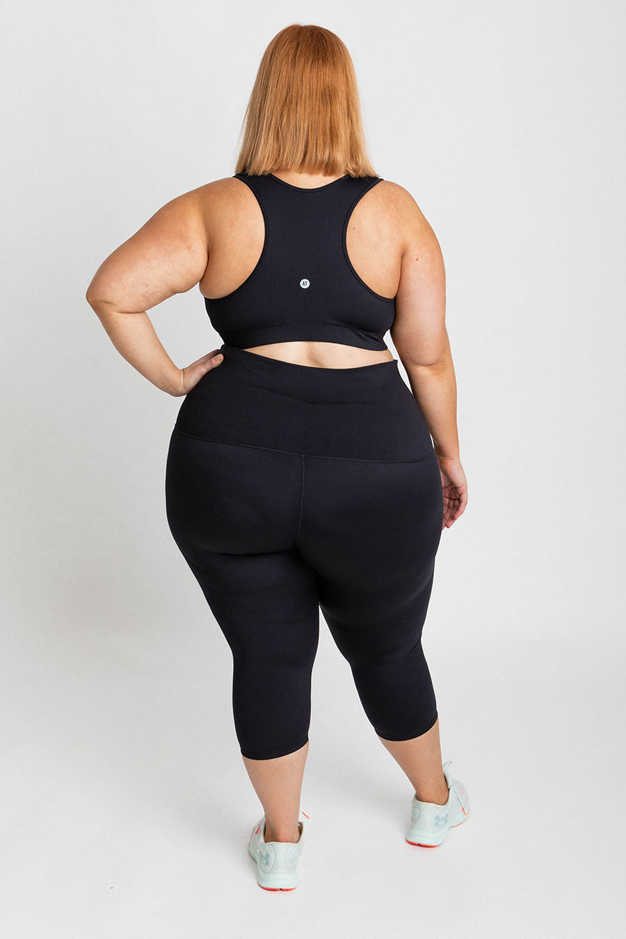 [Final Sale] Essential 3/4 Length Tight - Black