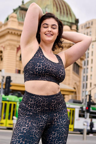 Model wears a L. She is a size 16, wears a 14DD bra and is 172cm tall.