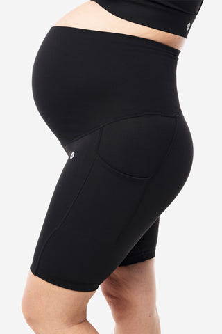 Model wears a size M. She is size 10 and 167cm tall.