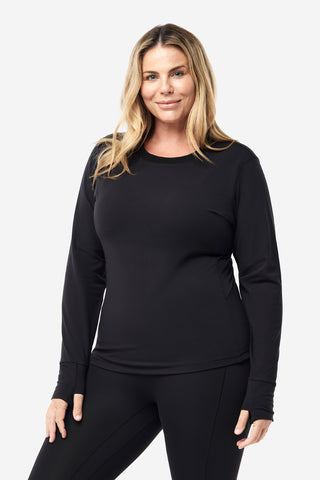 Model wears an XL. She is a size 16, wears a 16DD bra and 181cm tall. 