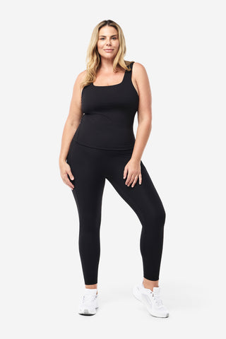 Model wears an XL. She is a size 16, wears a 16DD bra and 181cm tall. 