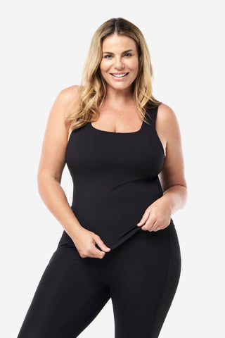 Model wears an XL. She is a size 16, wears a 16DD bra and 181cm tall. 