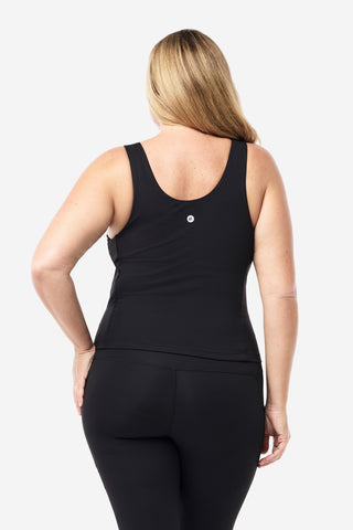 Model wears an XL. She is a size 16, wears a 16DD bra and 181cm tall. 