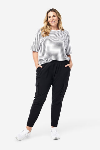 Model wears an XL. She is a size 16 and 181cm tall. 