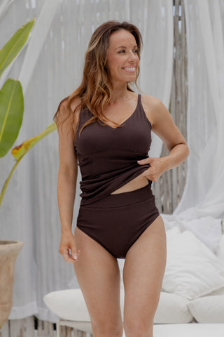 Model wears a S. She is a size 10 and is 170cm tall