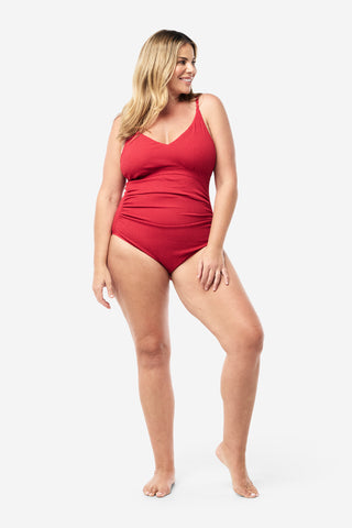 Model wears an XL. She is a size 16, wears a 16DD bra and 181cm tall. 