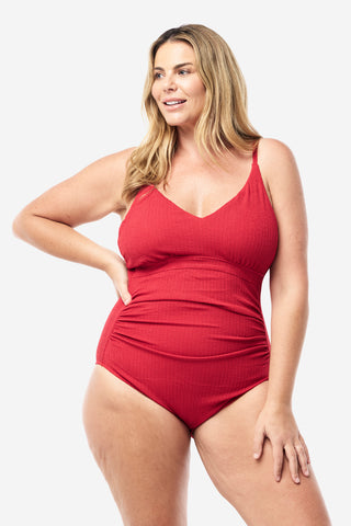 Model wears an XL. She is a size 16, wears a 16DD bra and 181cm tall. 