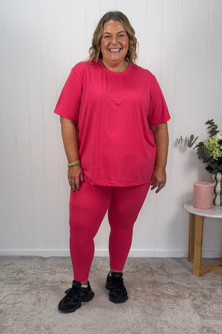 Melissa wears a 2XL