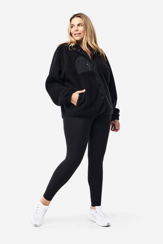 Model wears an XL. She is a size 16 and 181cm tall. 