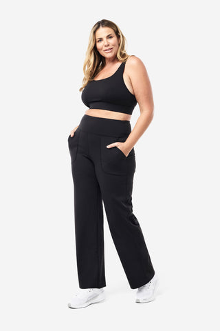Model wears an XL. She is a size 16, wears a 16DD bra and 181cm tall. 