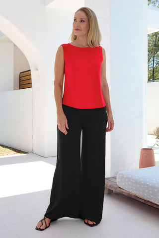 Model wears a S. She is a size 10/12 and is 175cm tall.