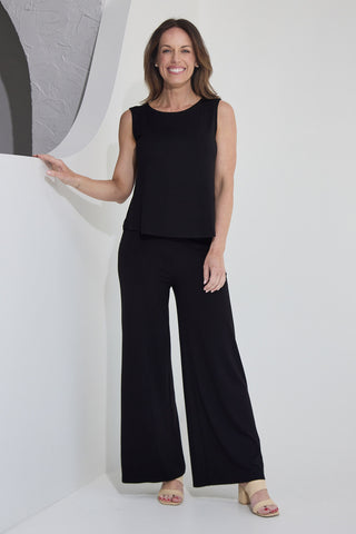 Model wears a S. She is a size 10 and is 170cm tall