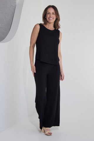 Model wears a S. She is a size 10 and is 170cm tall