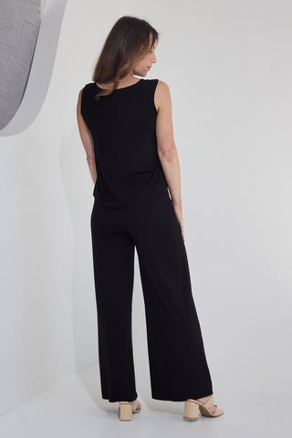 Model wears a S. She is a size 10 and is 170cm tall