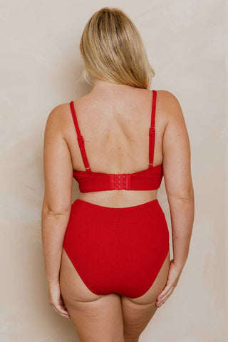 Model wears a size M. She is size 12 and 172cm tall.