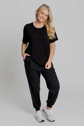 Model wears a size M. She is size 12 and 172cm tall.