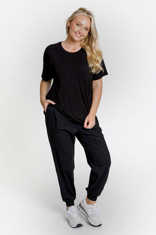 Model wears a size M. She is size 12 and 172cm tall.