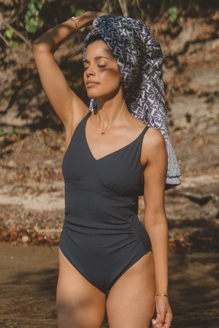 @julietaroldann wears a S. She is a size 8 and wears a 10B bra