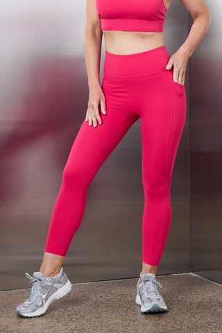 Model wears a S. She is a size 10 and is 170cm tall