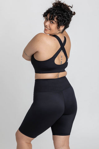 Model wears a M. She is a size 10-12 and is 161cm tall.