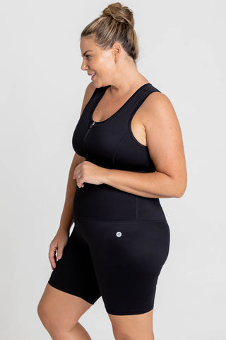 Model wears an XL. She is size 16 and 181cm tall.