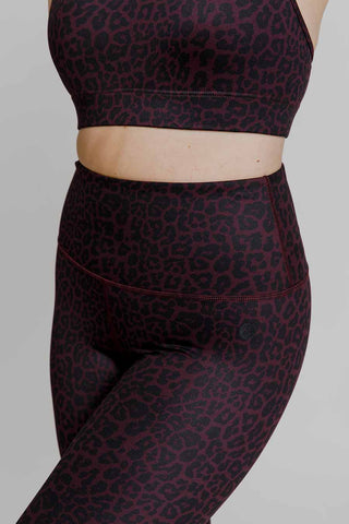 Model wears a size M. She is size 12 and 172cm tall.