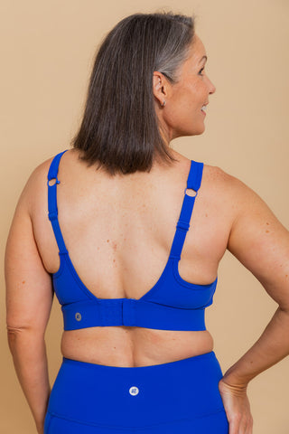 Model wears a S. She is a size 10/12 and is 170cm tall