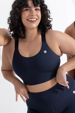 Model wears a L. She is a size 14-16, wears a 14C bra and is 168cm tall.