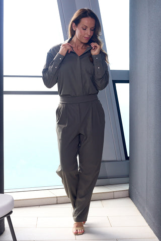 Model wears a S. She is a size 10 and is 170cm tall