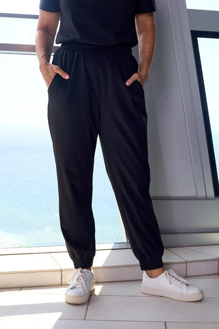 Model wears a S. She is a size 10/12 and is 170cm tall