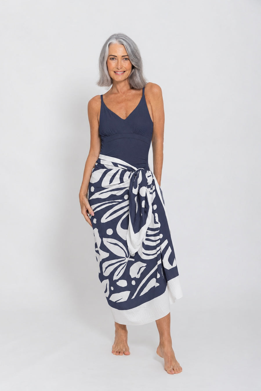 Model: Model wears a S. She is a size 10/12 and is 170cm tall. 
