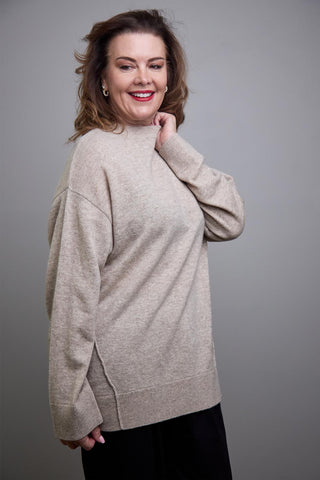 Model wears a size S. She is a size 10 and 169cm tall