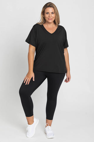 Model wears a XL. She is size 16 and is 181cm tall.