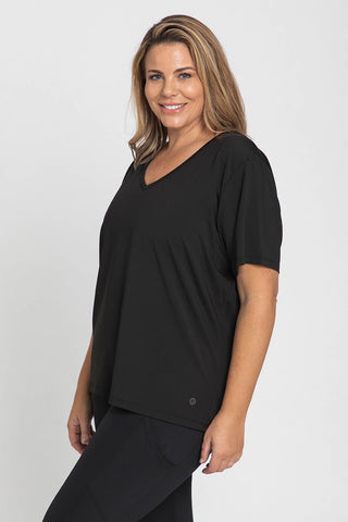 Model wears a XL. She is size 16 and is 181cm tall.