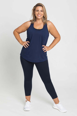 Model wears a L. She is size 14-16 and 175cm tall.