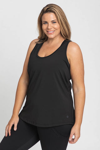 Model wears a XL. She is size 16 and is 181cm tall.