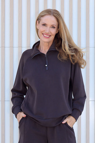 Model wears a S.She is a size 10/12 and is 175cm tall.