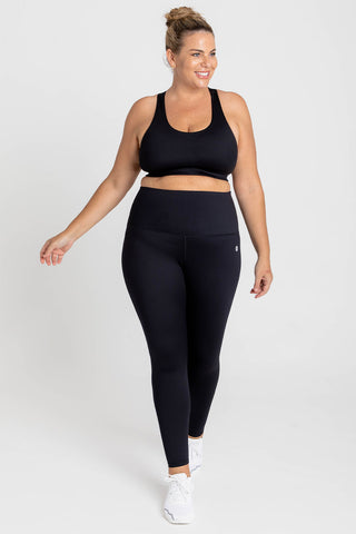 Model wears an XL. She is a size 16-18 and 181cm tall.