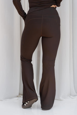 Model wears a S. She is a size 10/12 and is 170cm tall