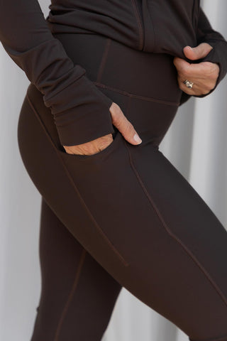 Model wears a S. She is a size 10/12 and is 170cm tall