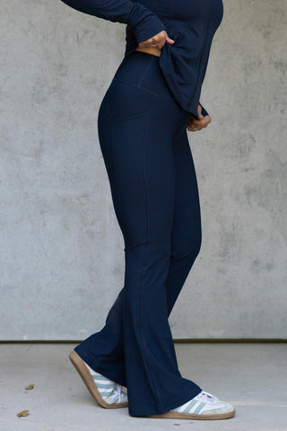Model wears a S. She is a size 10/12 and is 170cm tall